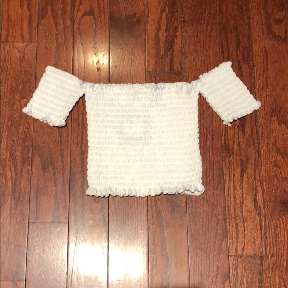 White cinched crop top NWT LF 8